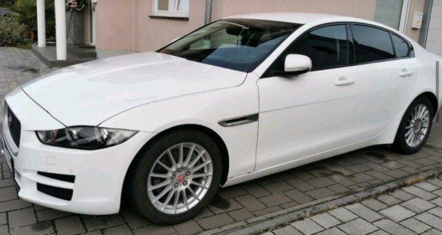 Gebraucht Jaguar XE 163 PS (119 kW) 2016 Weiß Limousine