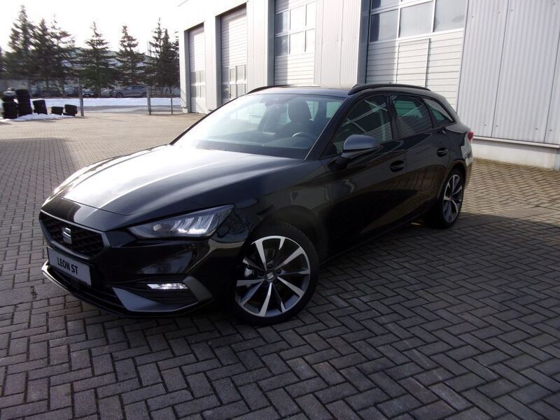 Schwarz Gebraucht 2025 Seat Leon FR Limousine | 29.990 € (Fairer Preis) - Bild 1/4