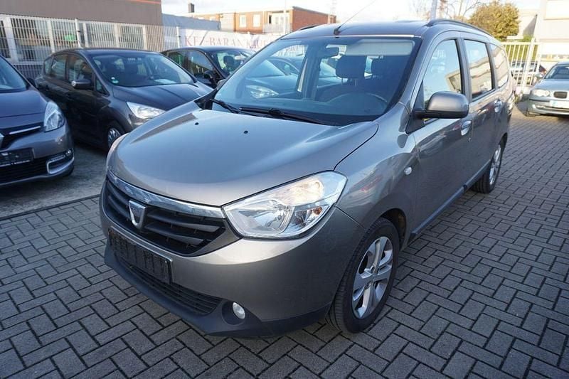 Grau Gebraucht 2013 Dacia Lodgy Prestige Van / Kleinbus | 2.900 € (Fairer Preis) - Bild 1/4