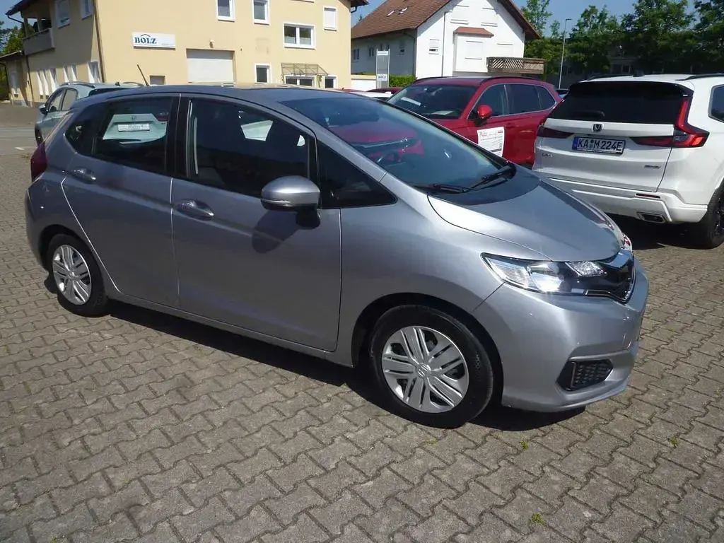 Gebraucht Honda Jazz Trend 102 PS (75 kW) 2017 Lunar silver m. Kleinwagen