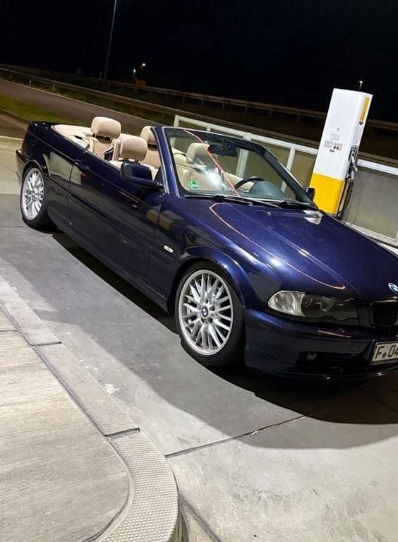 Blau Gebraucht 2003 BMW 325 Cabriolet Cabrio | 8.299 € (Fairer Preis) - Bild 1/4
