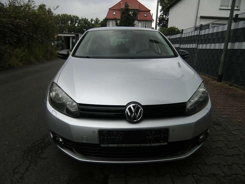 Reflexsilber metallic Gebraucht 2012 VW Golf VII Match Kleinwagen | 4.400 € (Guter Preis) - Bild 1/4