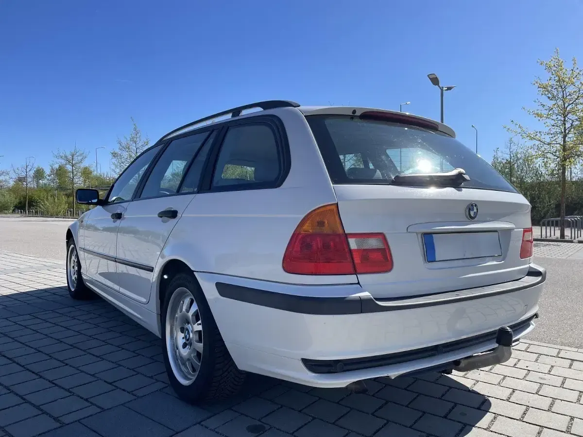 Gebraucht BMW 320 150 PS (110 kW) 2002 Weiß Kombi