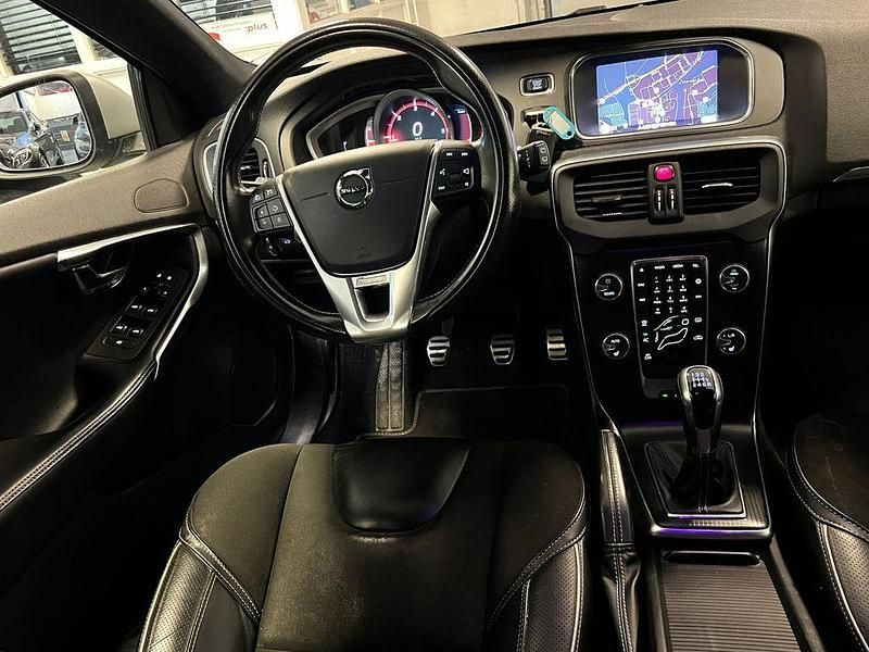 Gebraucht Volvo V40 R-Design 150 PS (110 kW) 2018 Schwarz Kombi