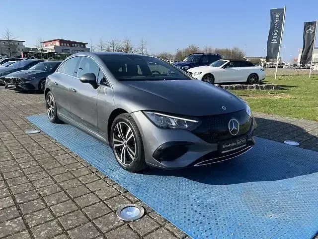Gebraucht Mercedes EQE300 180 kW (245 PS) 2024 Grau Limousine