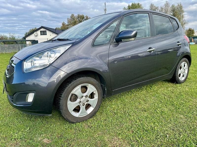 Grau Gebraucht 2014 Kia Venga FIFA World Cup Edition Kleinwagen | 5.500 € (Guter Preis) - Bild 1/4