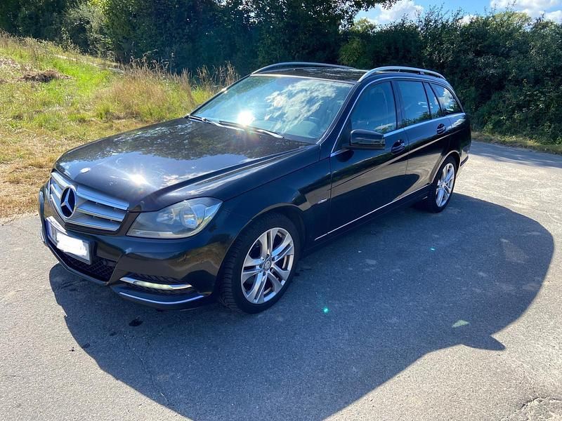 Schwarz Gebraucht 2012 Mercedes C220 Kombi | 5.500 € (Superpreis) - Bild 1/4