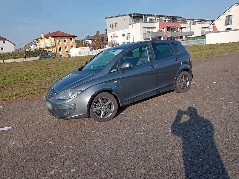 Gebraucht Seat Altea 125 PS (91 kW) 2013 Grau Kleinwagen