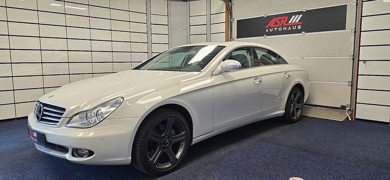 Gebraucht Mercedes CLS500 387 PS (284 kW) 2007 Weiß Limousine