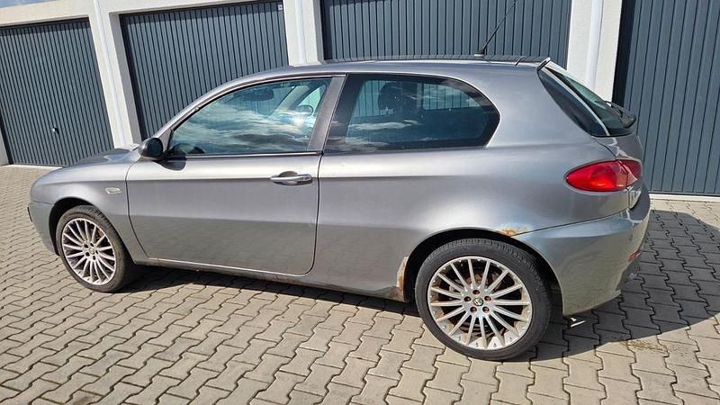 Gebraucht Alfa Romeo 147 Distinctive 150 PS (110 kW) 2007 Grau Kleinwagen