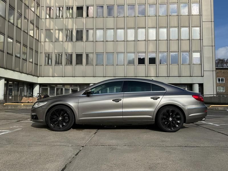 Gebraucht VW Passat R 300 PS (220 kW) 2009 Silber Coupé