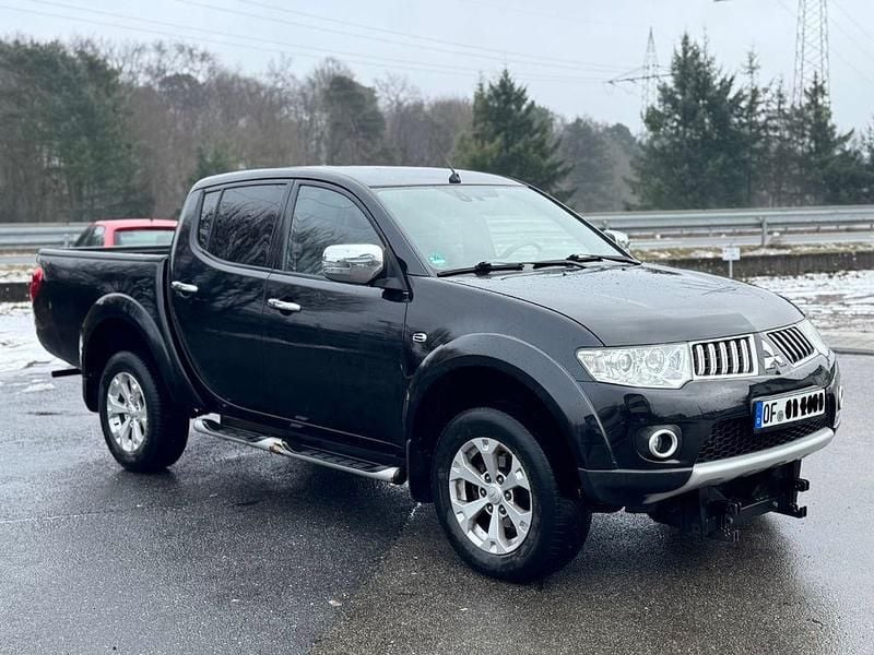 Gebraucht Mitsubishi L200 Edition 178 PS (130 kW) 2013 Schwarz Abholung
