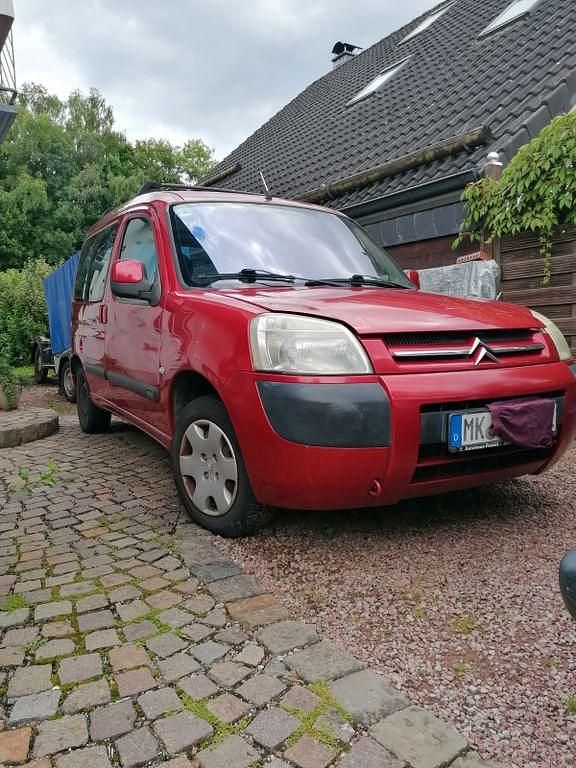 Rot Gebraucht 2004 Citroën Berlingo Van / Kleinbus | 1.790 € (Fairer Preis) - Bild 1/4