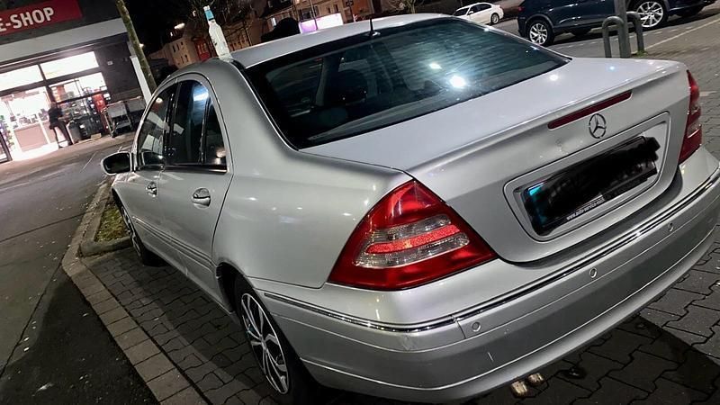 Gebraucht 2003 Mercedes C180 Limousine | 650 € (Superpreis) - Bild 1/4