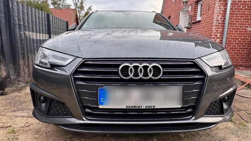 Grau Gebraucht 2019 Audi A4 S-Line Kombi | 27.100 € (Fairer Preis) - Bild 1/4