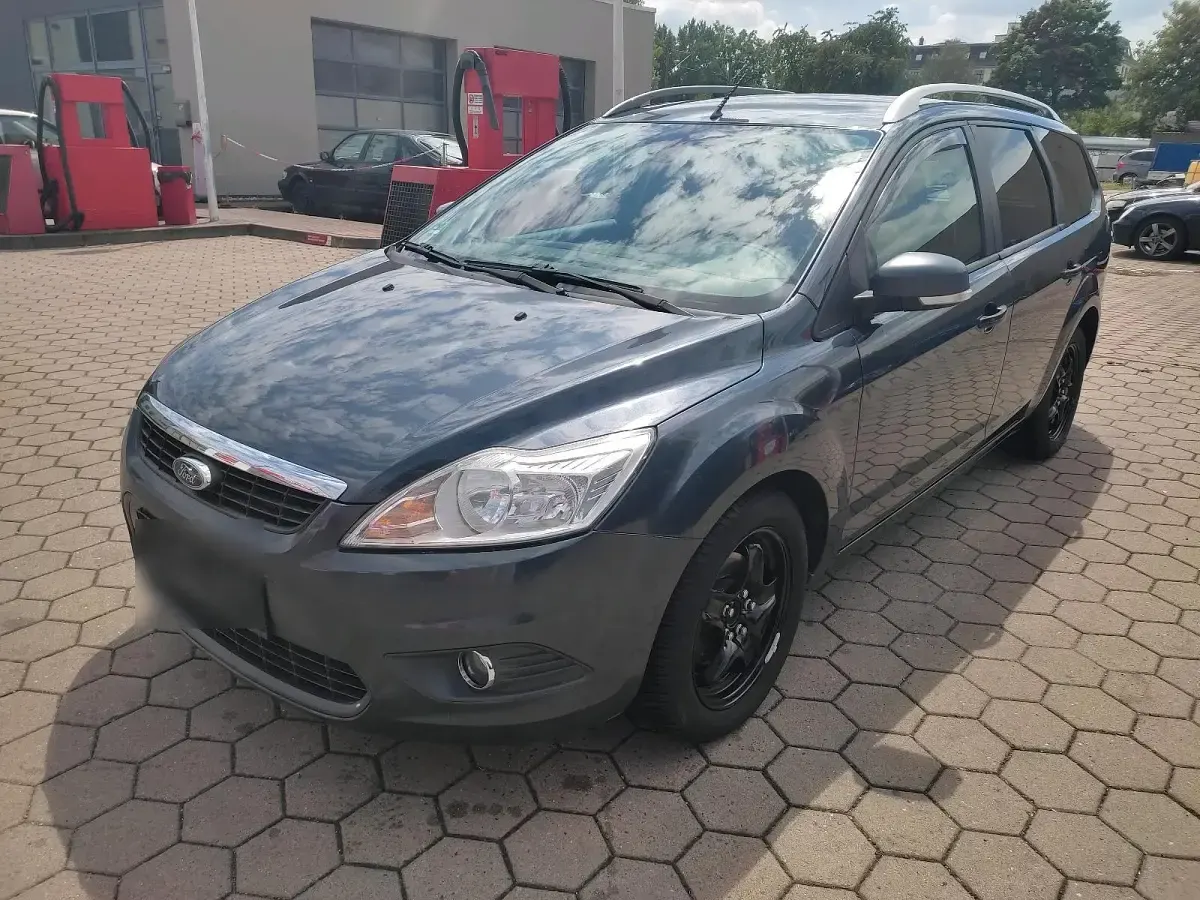 Gebraucht Ford Focus 102 PS (75 kW) 2009 Grau Kombi
