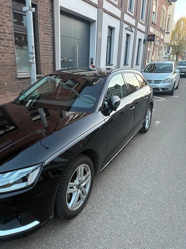 Gebraucht Audi A4 Ambiente 163 PS (119 kW) 2024 Schwarz Kombi