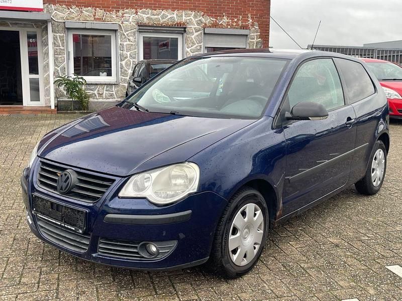 Blau Gebraucht 2005 VW Polo Trendline Limousine | 750 € (Guter Preis) - Bild 1/4