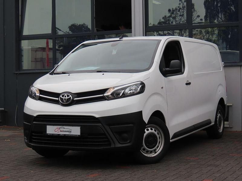 Weiß Gebraucht 2022 Toyota Proace Van | 18.900 € (Superpreis) - Bild 1/4