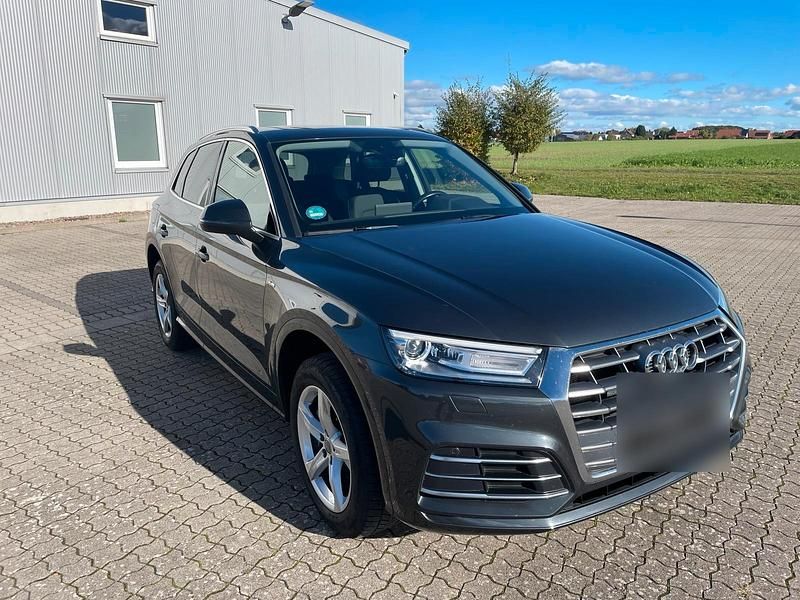 Grau Gebraucht 2019 Audi Q5 Design SUV | 22.750 € (Superpreis) - Bild 1/4