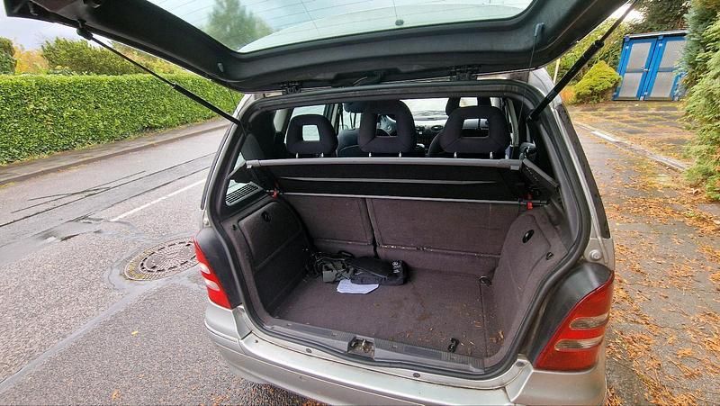 Grau Gebraucht 2002 Mercedes A160 Kleinwagen | 600 € (Guter Preis) - Bild 1/4