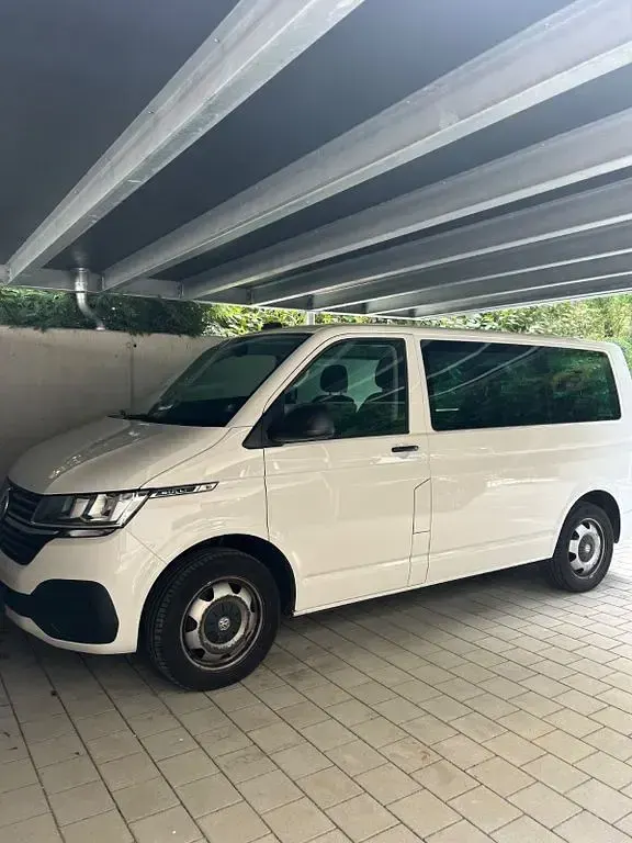 Gebraucht VW Multivan 136 PS (100 kW) 2020 Weiß Van / Kleinbus
