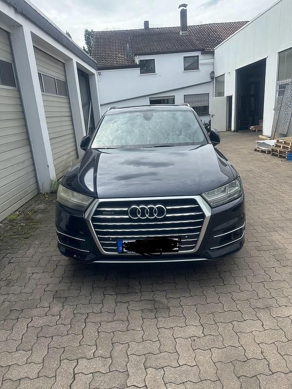 Andere farben Gebraucht 2015 Audi Q7 Comfort SUV | 32.000 € (Teuer) - Bild 1/4