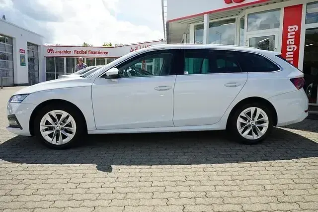 Gebraucht Skoda Octavia Style 150 PS (110 kW) 2021 Moon weiss metallic Kombi