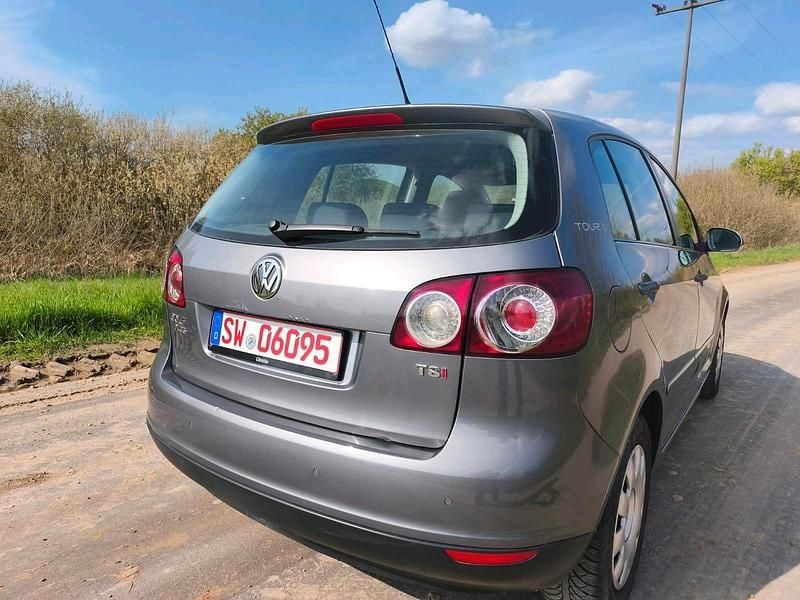 Second-hand VW Golf V 122 CP (89 kW) 2007 Gri Hatchback