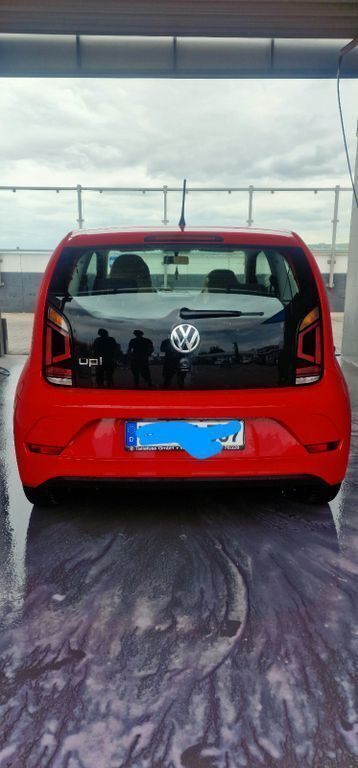 Rot Gebraucht 2017 VW up! Kleinwagen | 7.500 € (Guter Preis) - Bild 1/4