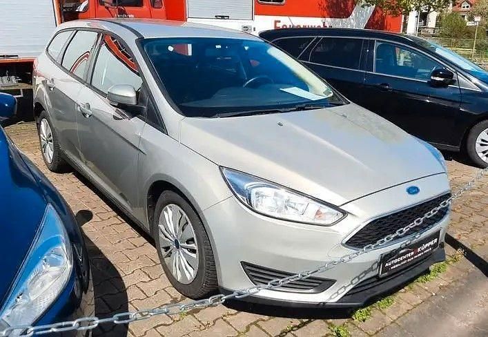 Gebraucht Ford Focus Trend 120 PS (88 kW) 2016 Grau Kombi