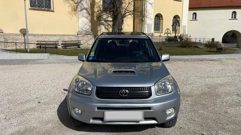 Gebraucht Toyota RAV4 120 PS (88 kW) 2004 Silber SUV