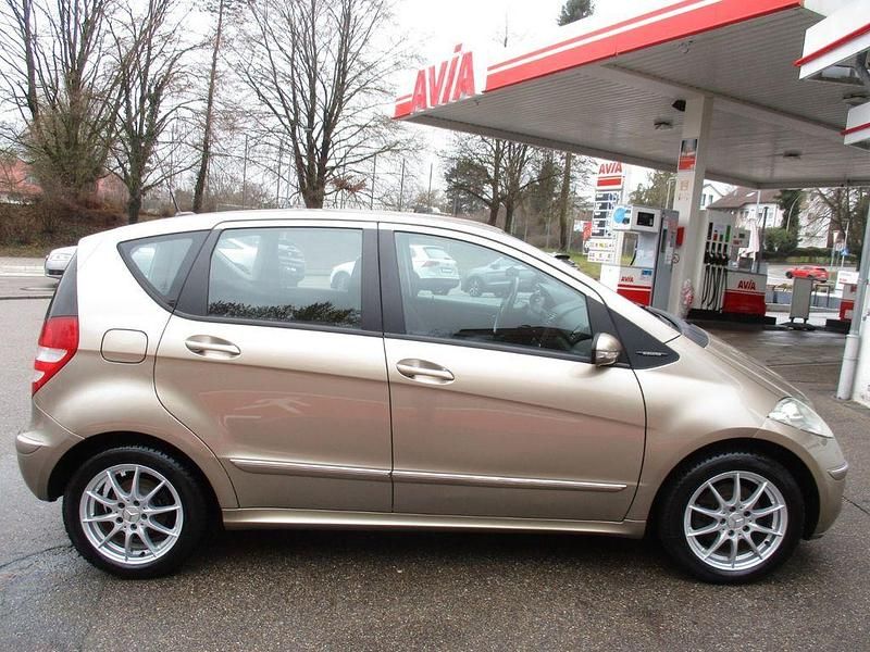 Gebraucht Mercedes A150 Elegance 95 PS (69 kW) 2005 Gold Limousine