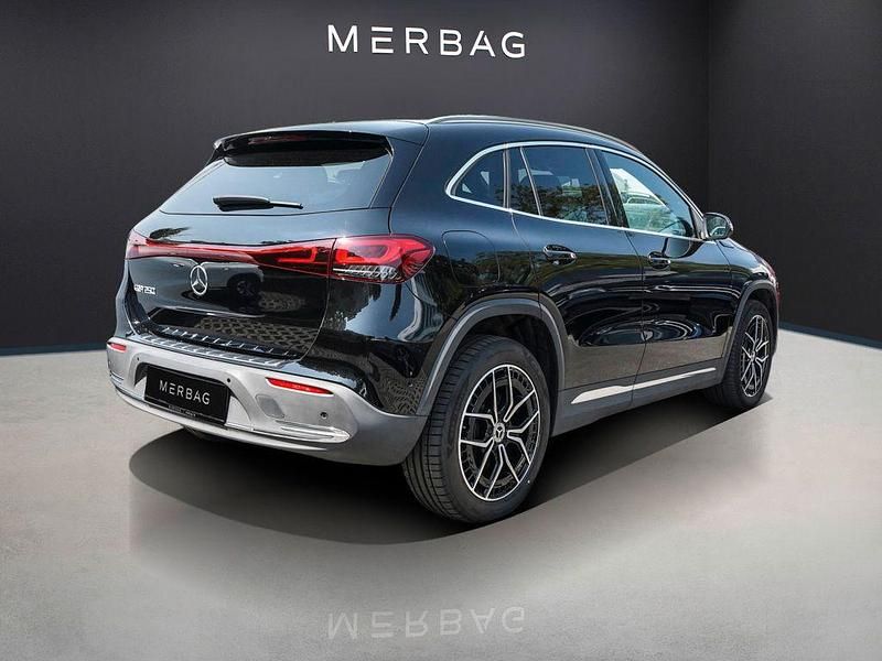 Gebraucht Mercedes EQA250 Progressive 139 kW (190 PS) 2021 Nachtschwarz SUV