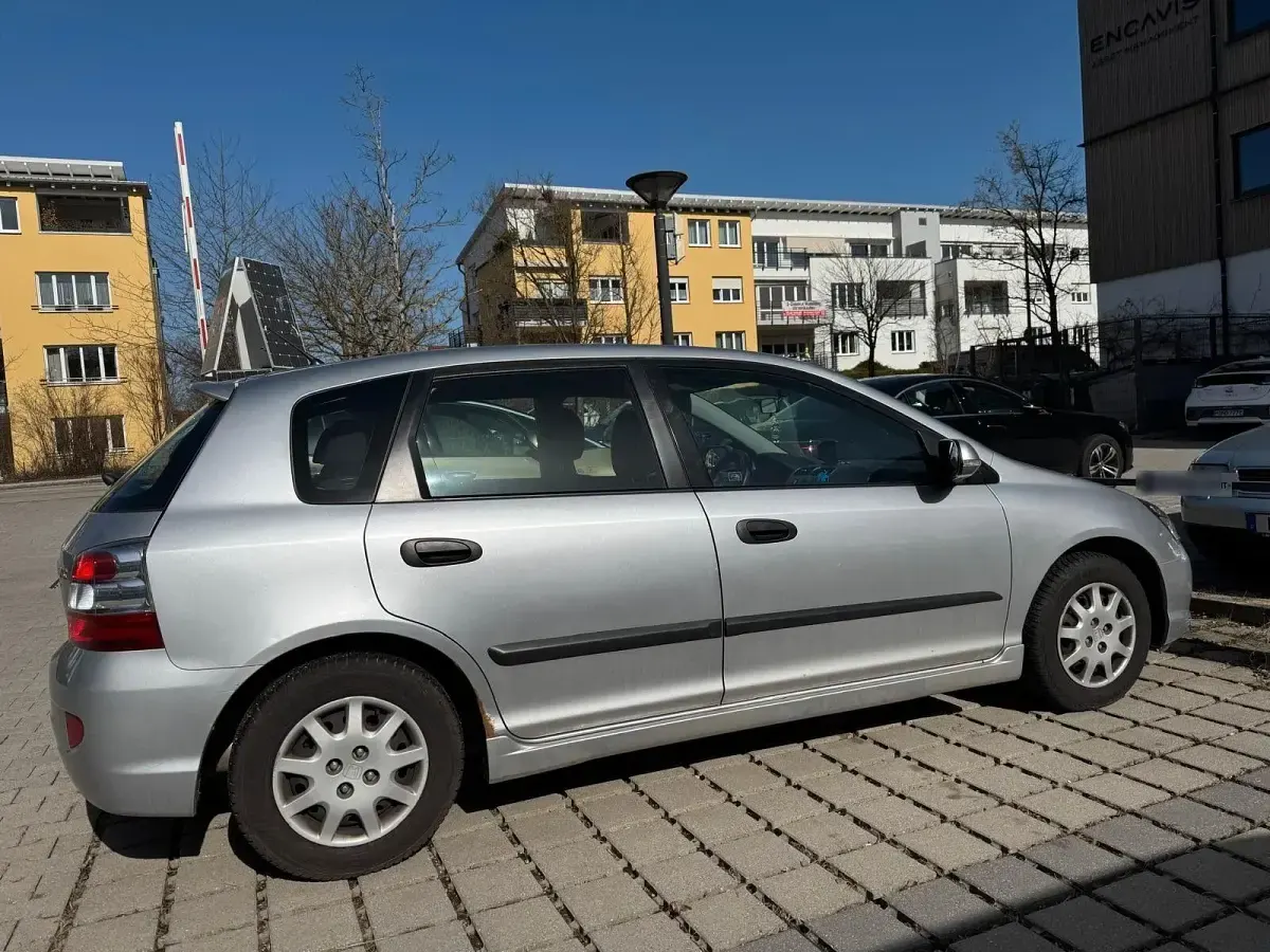 Gebraucht Honda Civic LS 90 PS (66 kW) 2003 Silber Limousine
