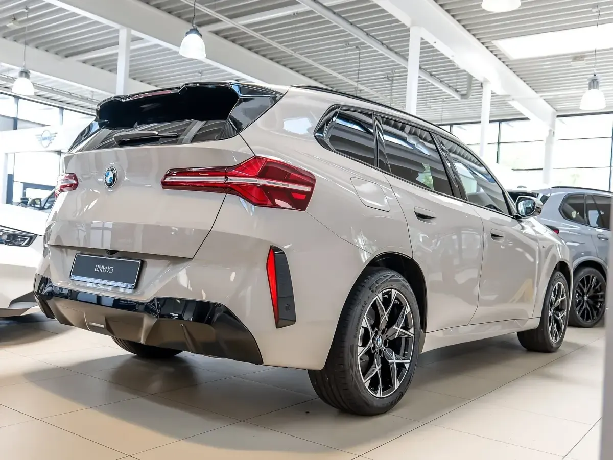 Neu BMW X3 M Sport 190 PS (139 kW) 2026 Silber SUV