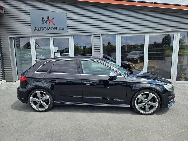 Gebraucht Audi S3 310 PS (228 kW) 2018 Mythosschwarz metallic Limousine