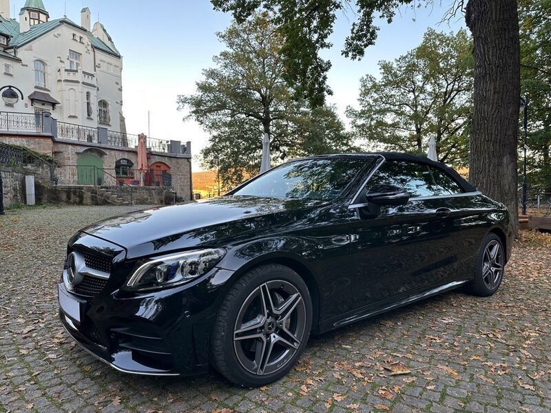 Gebraucht Mercedes C200 AMG 184 PS (135 kW) 2020 Obsidianschwarz  metalliclack Cabrio
