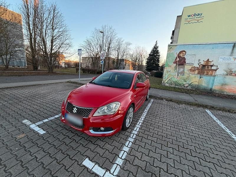 Gebraucht Suzuki Kizashi 178 PS (130 kW) 2012 Rot Limousine
