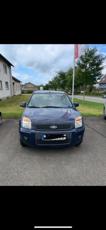 Blau Gebraucht 2010 Ford Fusion Limousine | 3.899 € (Fairer Preis) - Bild 1/4