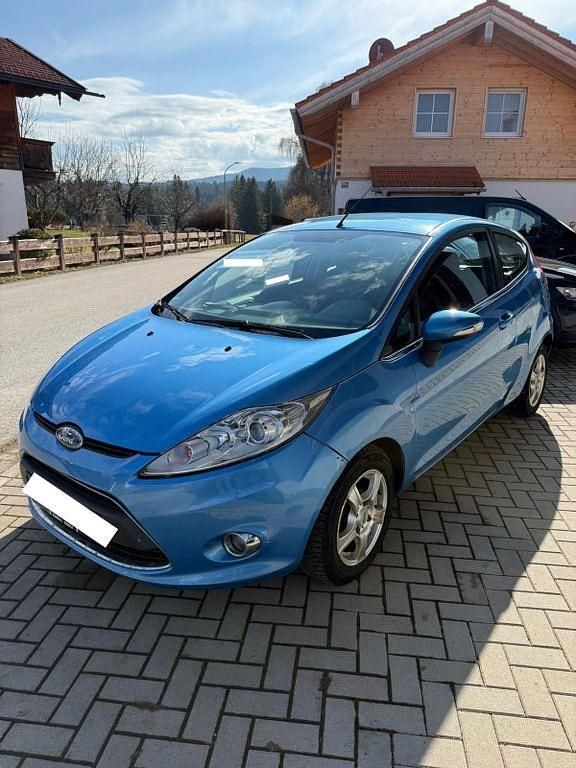 Gebraucht Ford Fiesta Trend 82 PS (60 kW) 2009 Blau Kleinwagen