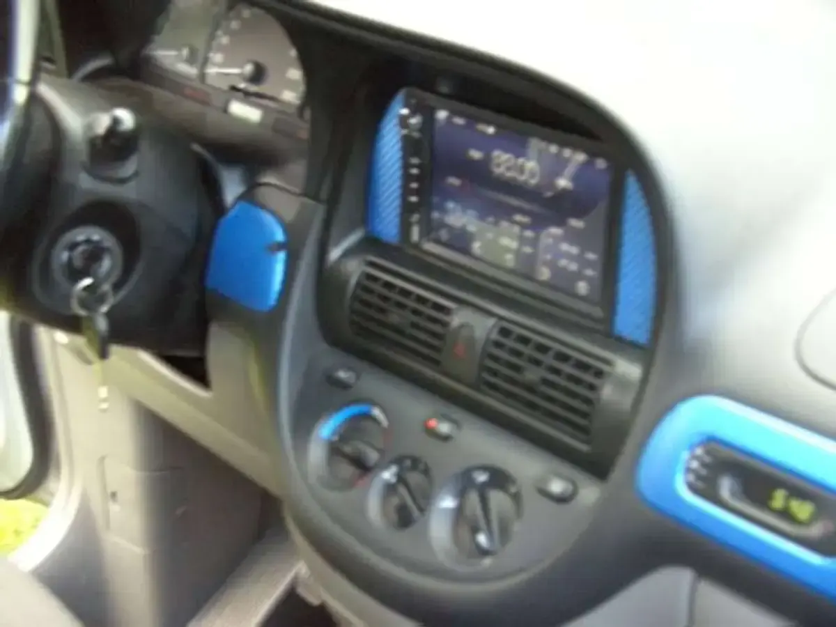 Gebraucht Chevrolet Tacuma SX 107 PS (78 kW) 2006 Silber Van / Kleinbus