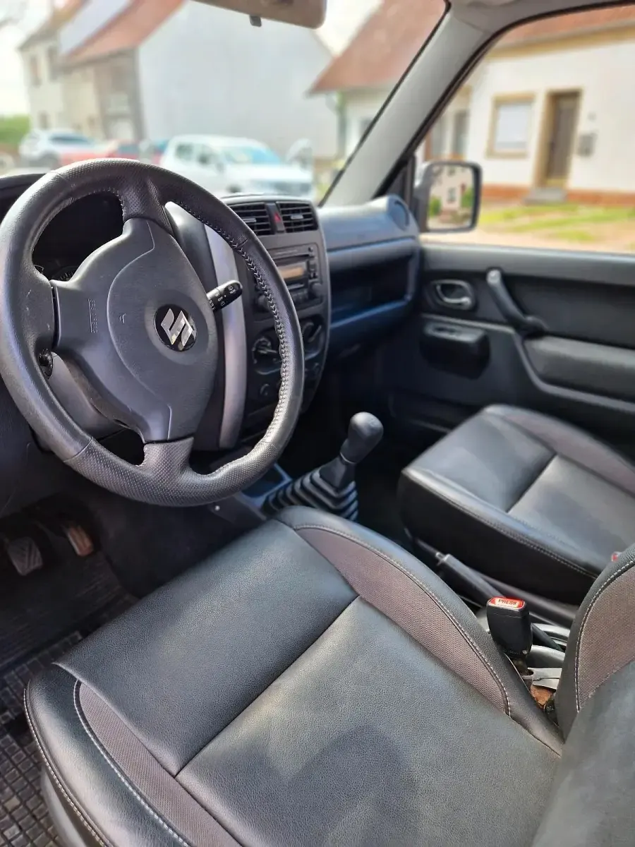 Gebraucht Suzuki Jimny 86 PS (63 kW) 2012 Schwarz SUV