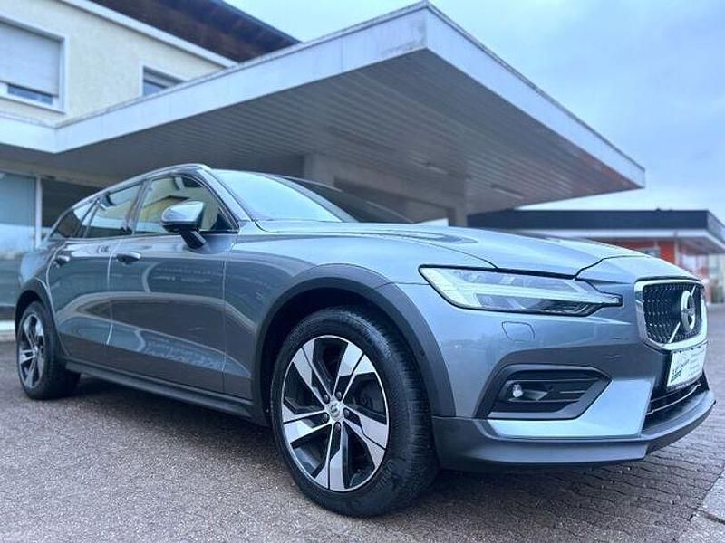 Gebraucht Volvo V60 CC 150 PS (110 kW) 2020 Grau Kombi