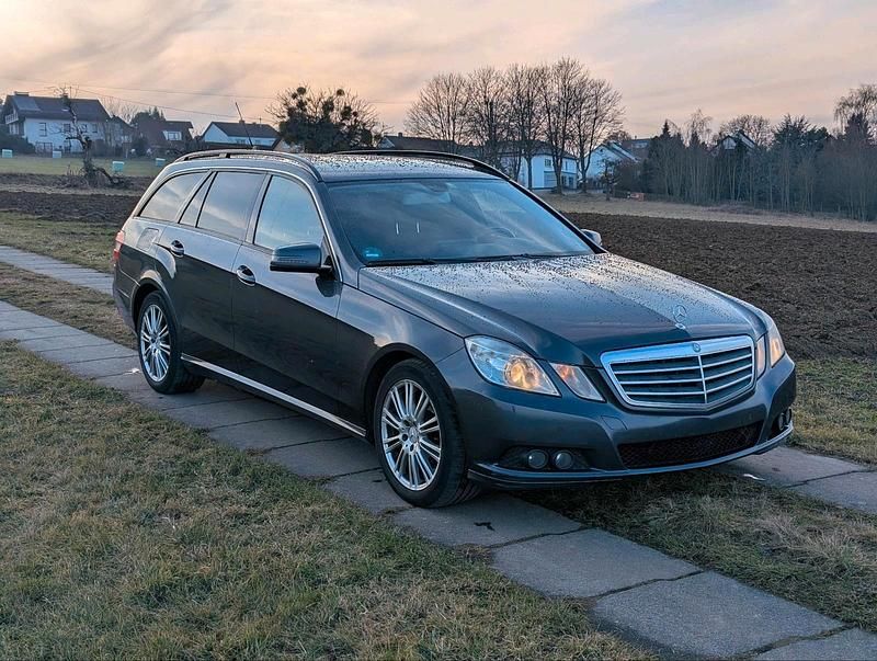 Gebraucht Mercedes E350 272 PS (200 kW) 2010 Grau Kombi