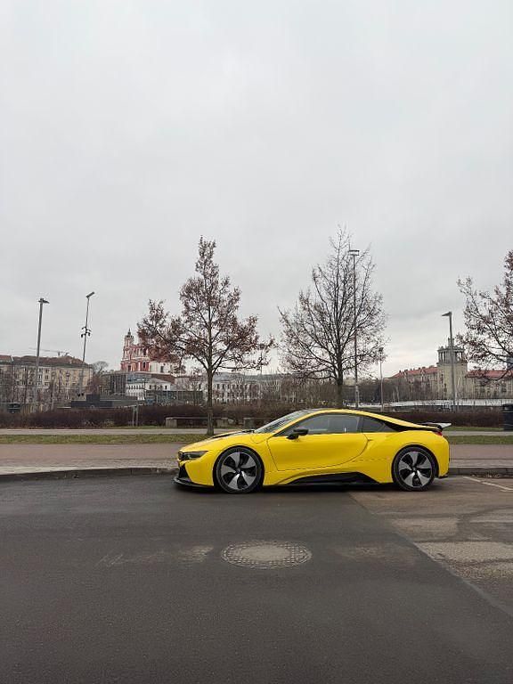 Gebraucht BMW i8 Pure Impulse 362 PS (266 kW) 2015 Gelb Coupé