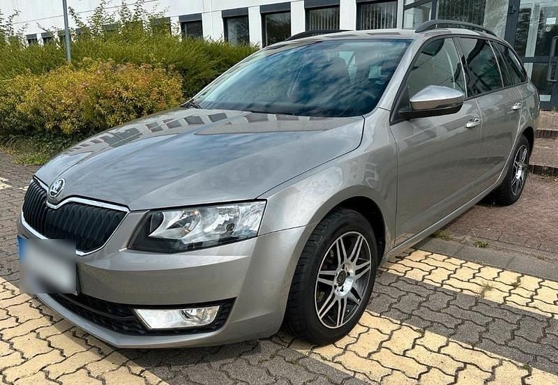 Gebraucht Skoda Octavia 105 PS (77 kW) 2014 Gold Kleinwagen