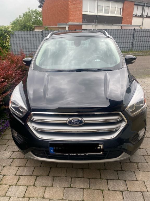 Schwarz Gebraucht 2017 Ford Kuga Titanium SUV | 14.700 € (Guter Preis) - Bild 1/4