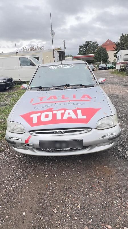 Silber Gebraucht 1997 Ford Escort Limousine | 599 € (Fairer Preis) - Bild 1/4
