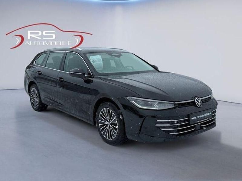 Gebraucht VW Passat Elegance 150 PS (110 kW) 2025 Schwarz Kombi